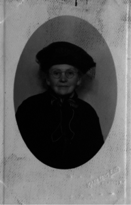 Ellisif Rannveig Wessel fotografert på sine eldre dager, ca 1940. Foto: Karlsen Foto, Kirkenes. Grenselandmuseets fotosamling. 