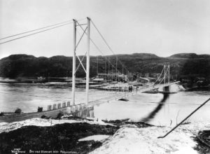 Bildet er tatt i 1929 da veistrekningen Tangen bru – Elvenes og Elvenes – Jarfjordbotn ble ferdig utbedret. Foto: Wilse