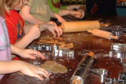 Juleverksted og pepperkakebaking på Tuomainengården